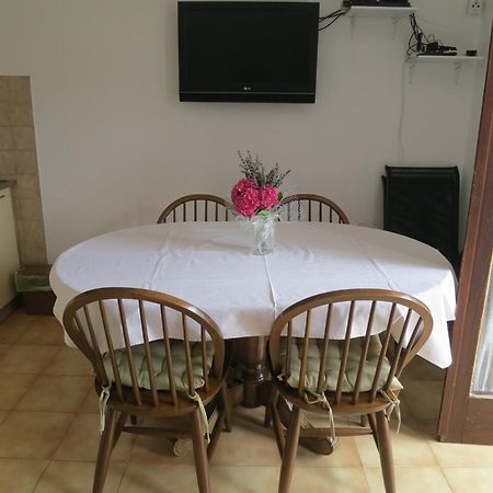 Apartment Josipa Малинска Стая снимка