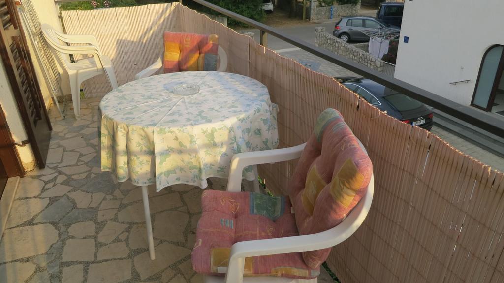 Apartment Josipa Малинска Екстериор снимка