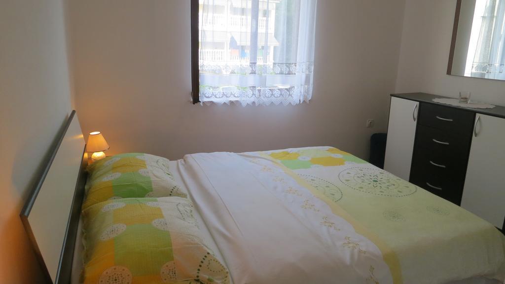Apartment Josipa Малинска Екстериор снимка