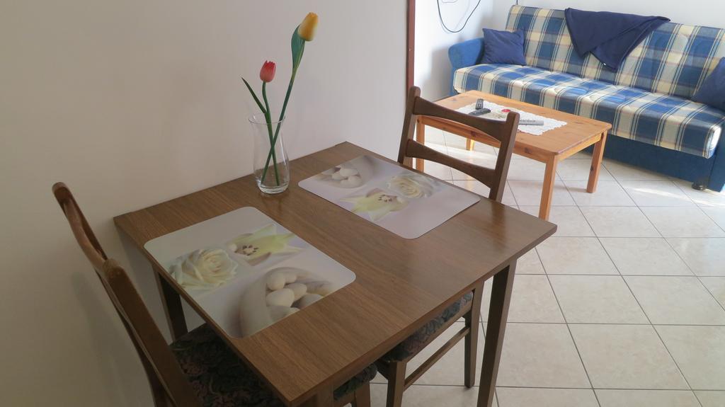 Apartment Josipa Малинска Екстериор снимка