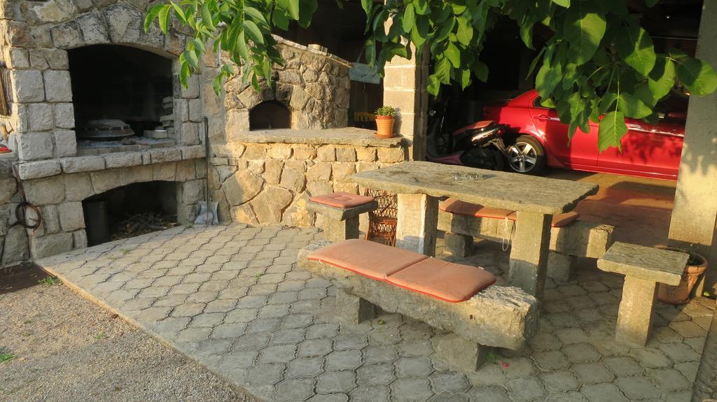 Apartment Josipa Малинска Екстериор снимка
